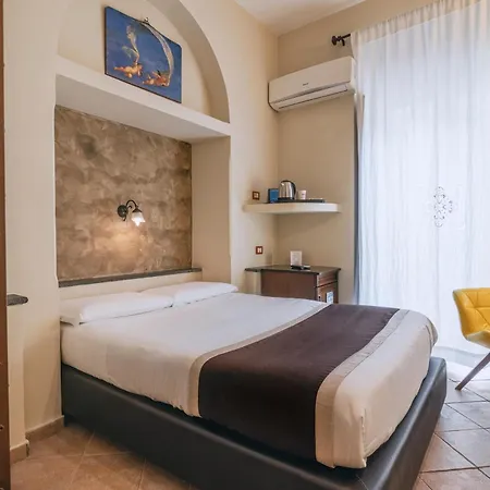 Il Convento 3* Naples